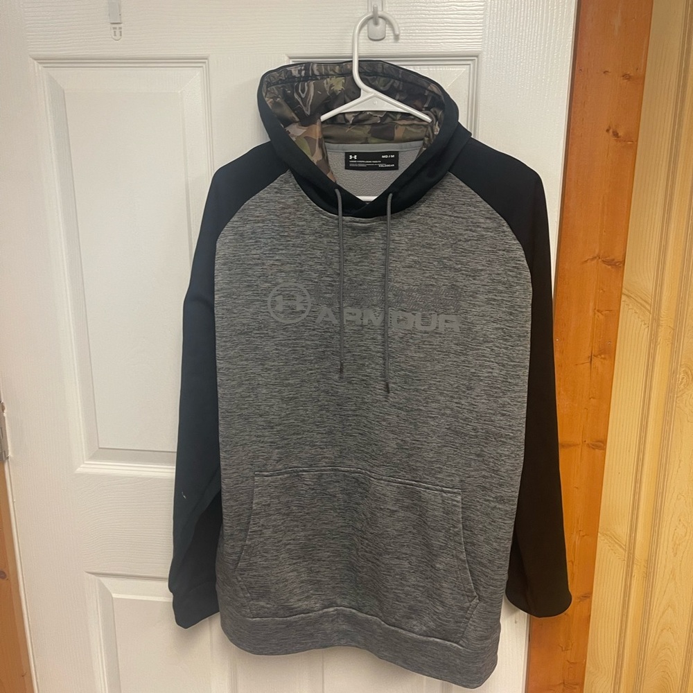 Medium Under Armour Hoodie